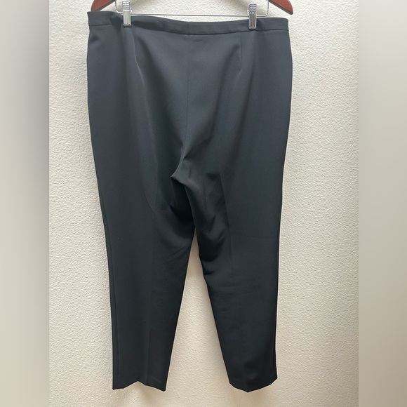 Women’s Vince Camuto Slacks - Picture 3 of 3